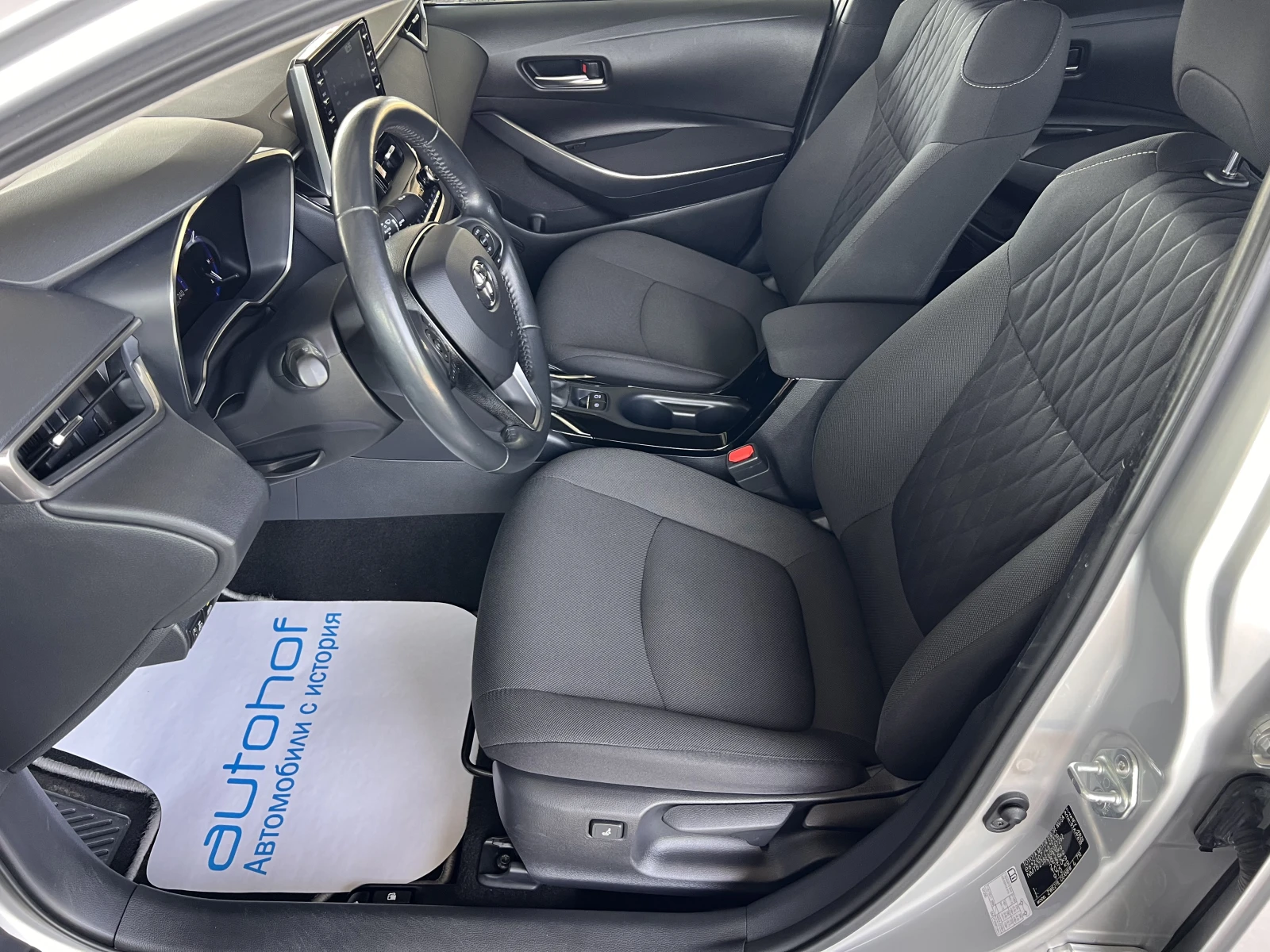 Toyota Corolla EXECUTIVE/1.8/HYBRID/122к.с./AT/Гаранция - изображение 8