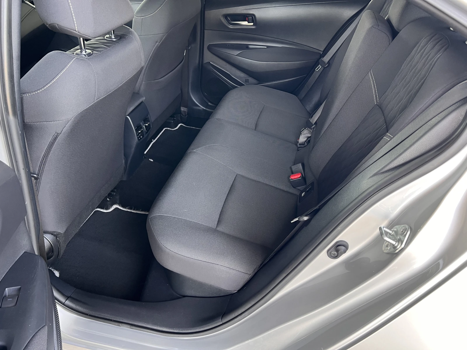 Toyota Corolla EXECUTIVE/1.8/HYBRID/122к.с./AT/Гаранция - изображение 10