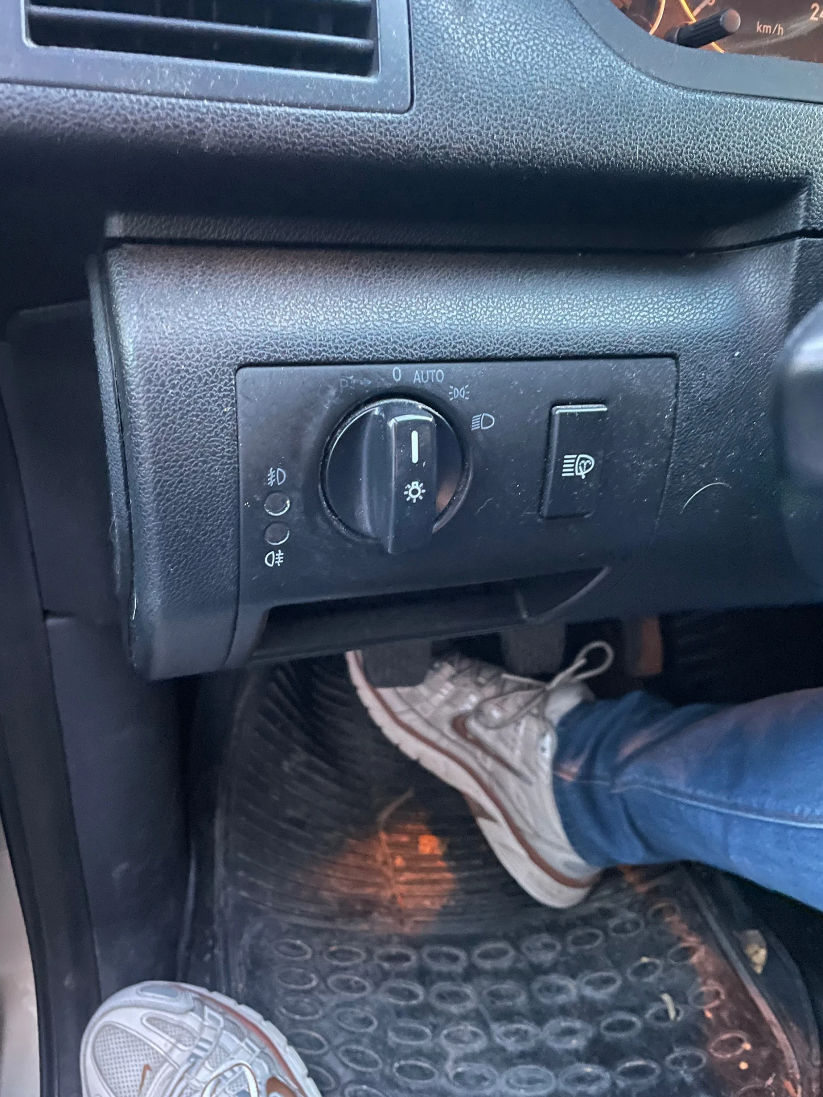 Mercedes-Benz A 180  - изображение 9