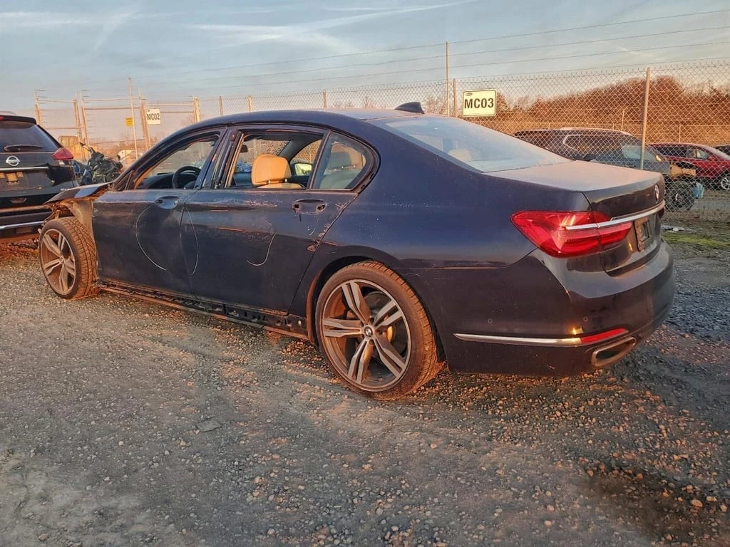 BMW 740 * I * CARFAX * БЕЗ ПЪРВОНАЧАЛНА ВНОСКА - изображение 2