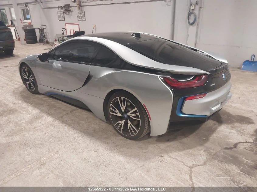 BMW i8 Keyless* Ambient* Подгреви* HUD* HK* , снимка 4 - Автомобили и джипове - 53849718
