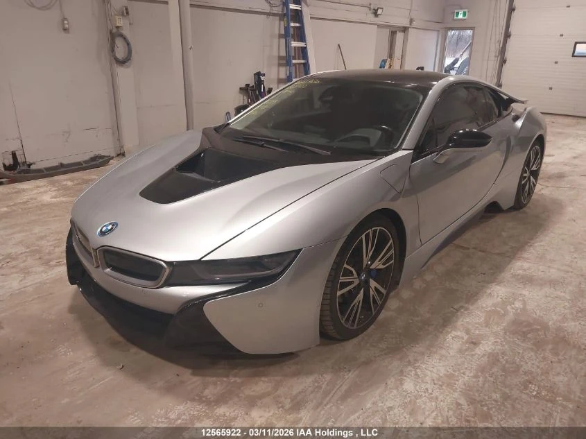 BMW i8 Keyless* Ambient* Подгреви* HUD* HK* , снимка 3 - Автомобили и джипове - 53849718
