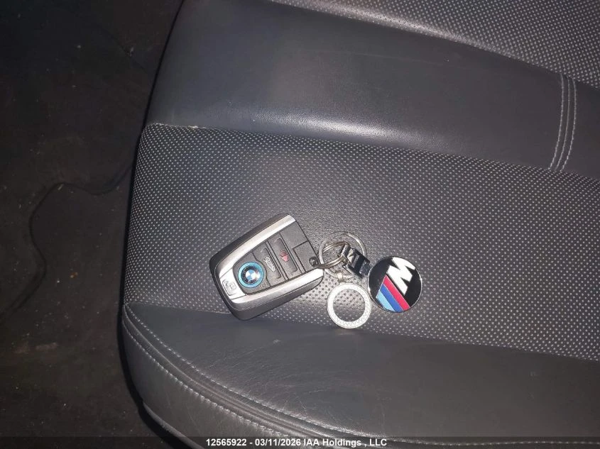 BMW i8 Keyless* Ambient* Подгреви* HUD* HK* , снимка 12 - Автомобили и джипове - 53849718