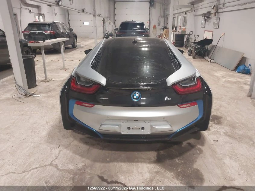 BMW i8 Keyless* Ambient* Подгреви* HUD* HK* , снимка 5 - Автомобили и джипове - 53849718