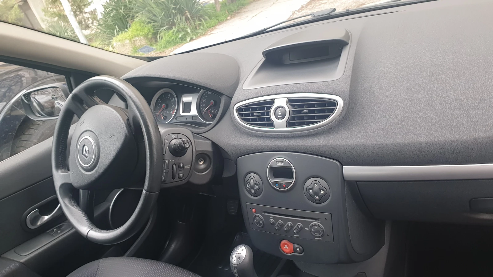 Renault Clio, снимка 8 - Автомобили и джипове - 54039811