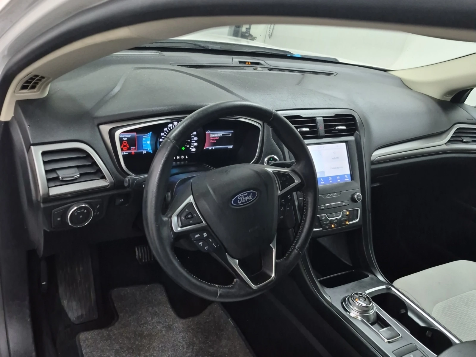 Ford Fusion  SE FWD, снимка 12 - Автомобили и джипове - 54493116