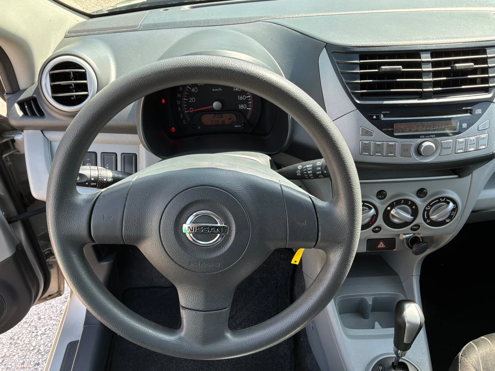Nissan Pixo 1.0i 68к.с Авоматик 77000км. 2012г., снимка 9 - Автомобили и джипове - 54671298