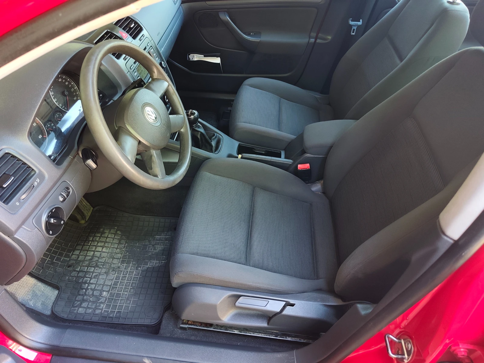 VW Golf 1.9TDI, снимка 15 - Автомобили и джипове - 54679552