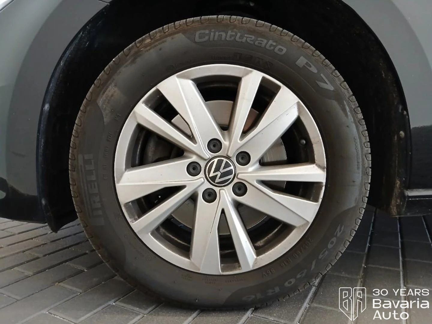 VW Touran  Comfortline DSG, снимка 16 - Автомобили и джипове - 54792354
