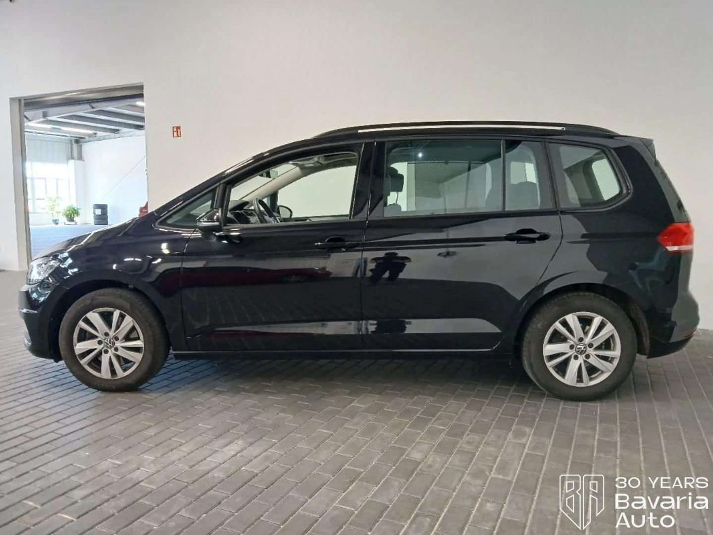 VW Touran  Comfortline DSG, снимка 2 - Автомобили и джипове - 54792354