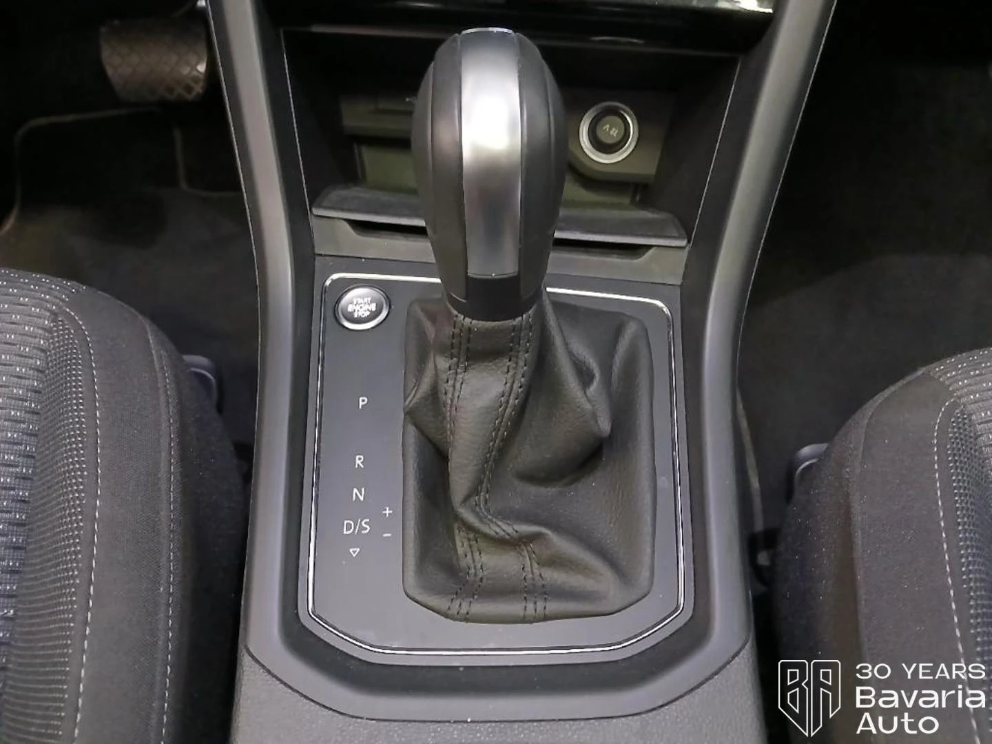 VW Touran  Comfortline DSG, снимка 14 - Автомобили и джипове - 54792354