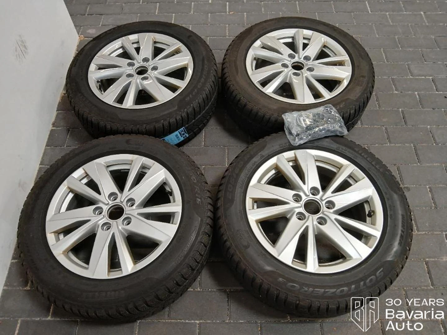 VW Touran  Comfortline DSG, снимка 17 - Автомобили и джипове - 54792354