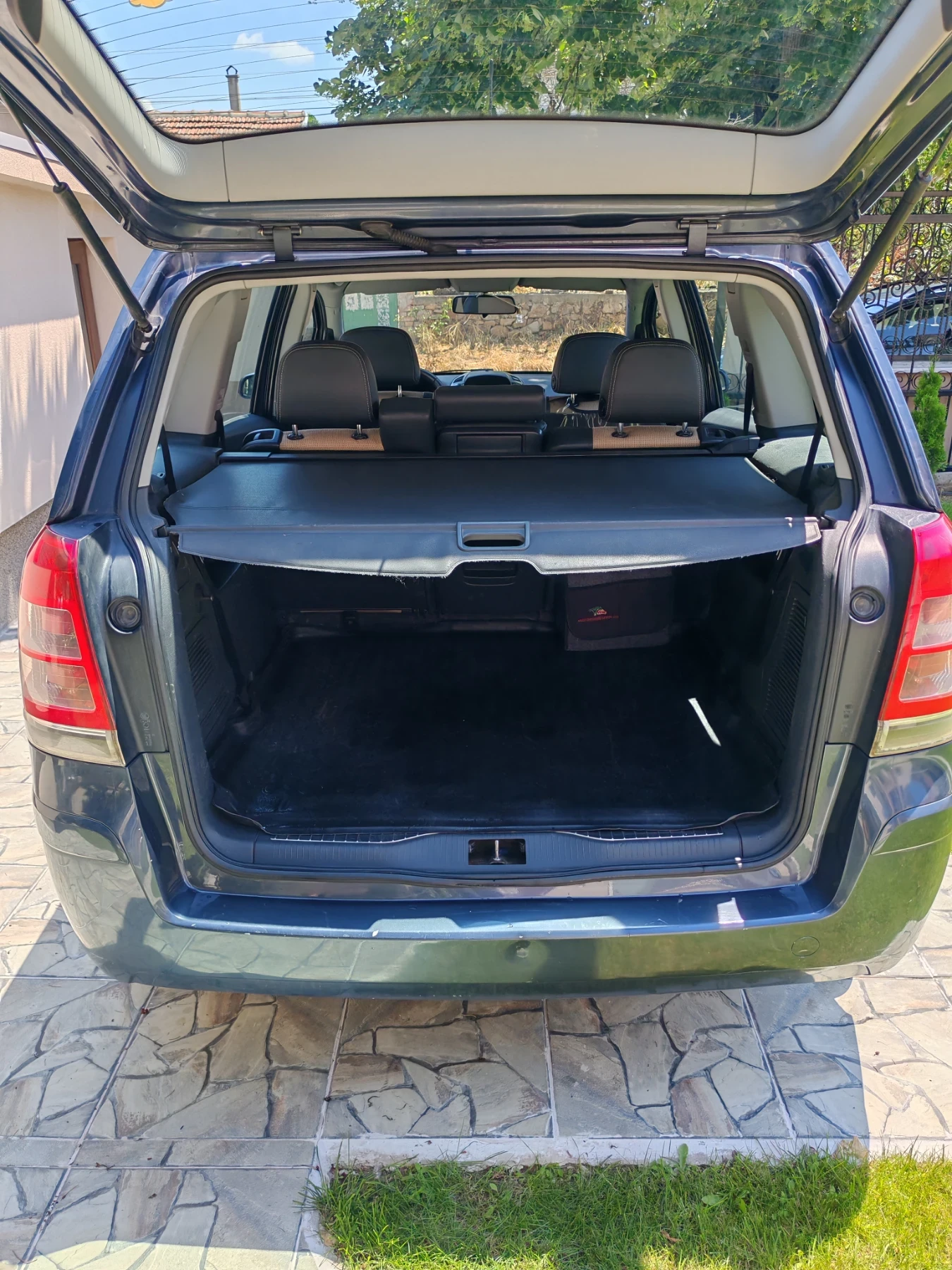 Opel Zafira 1, 9 CDTI, снимка 6 - Автомобили и джипове - 54857567