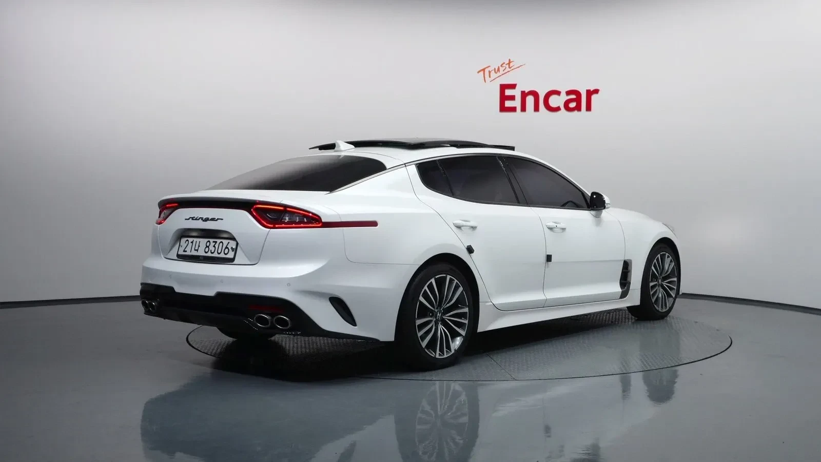 Kia Stinger 2.0* ЛЮК* KEYLESS* ПОДГРЕВ ВОЛАН* , снимка 11 - Автомобили и джипове - 55370570