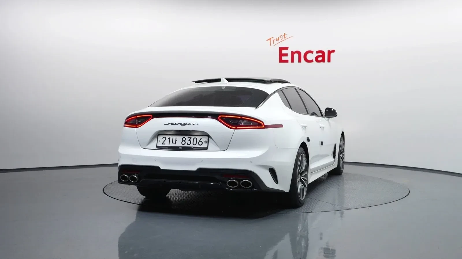 Kia Stinger 2.0* ЛЮК* KEYLESS* ПОДГРЕВ ВОЛАН* , снимка 13 - Автомобили и джипове - 55370570