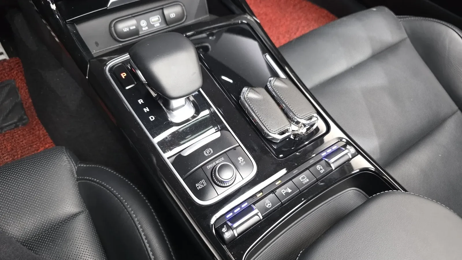 Kia Stinger 2.0* ЛЮК* KEYLESS* ПОДГРЕВ ВОЛАН* , снимка 2 - Автомобили и джипове - 55370570