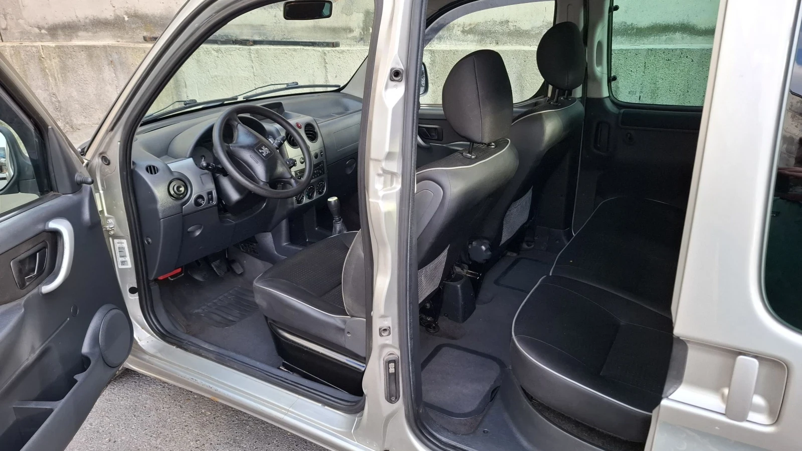 Peugeot Partner 1.6 hdi, снимка 6 - Автомобили и джипове - 55381805