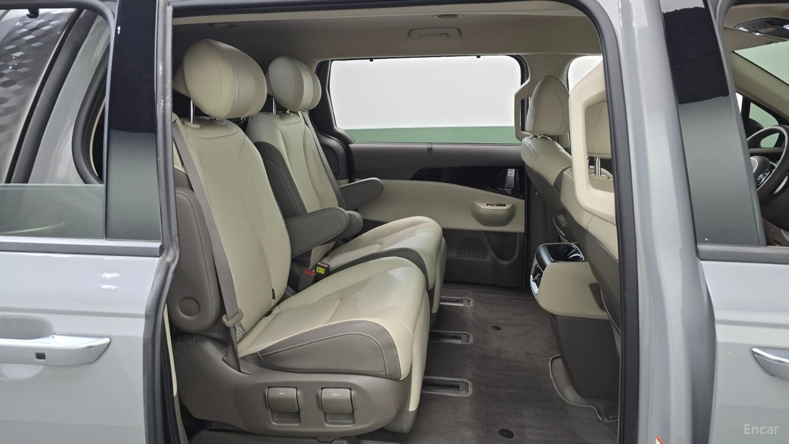 Kia Carnival Gravity* 7МЕСТЕН* ДИСТРОНИК* МАСАЖИ* ОБДУХВАНЕ* , снимка 9 - Автомобили и джипове - 55524317