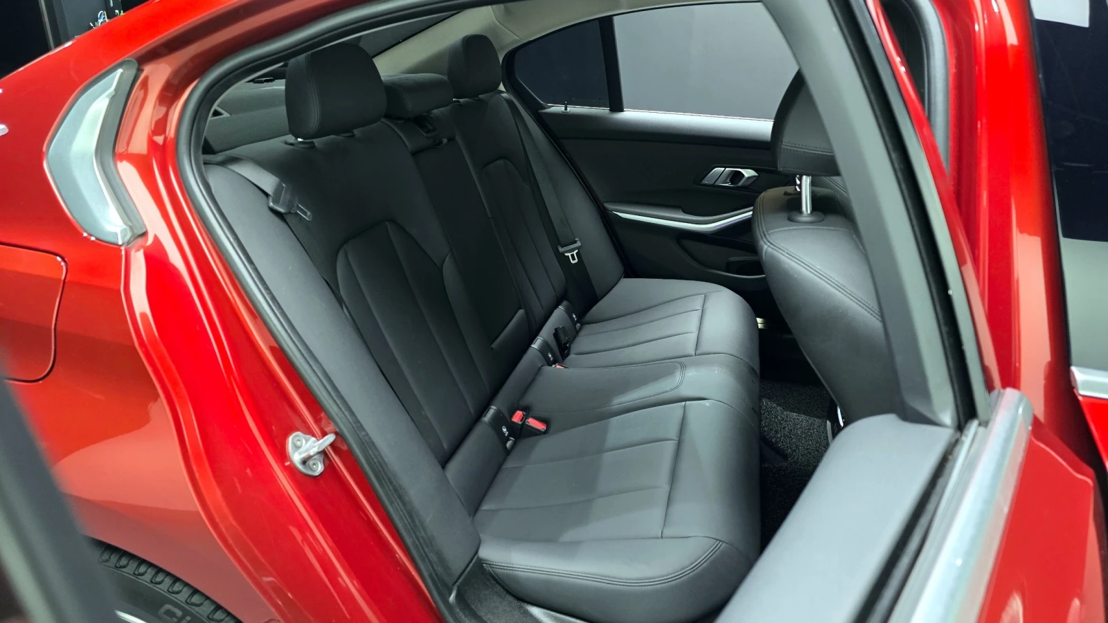 BMW 320 3 Series (G20) Model 2021, снимка 12 - Автомобили и джипове - 55656790