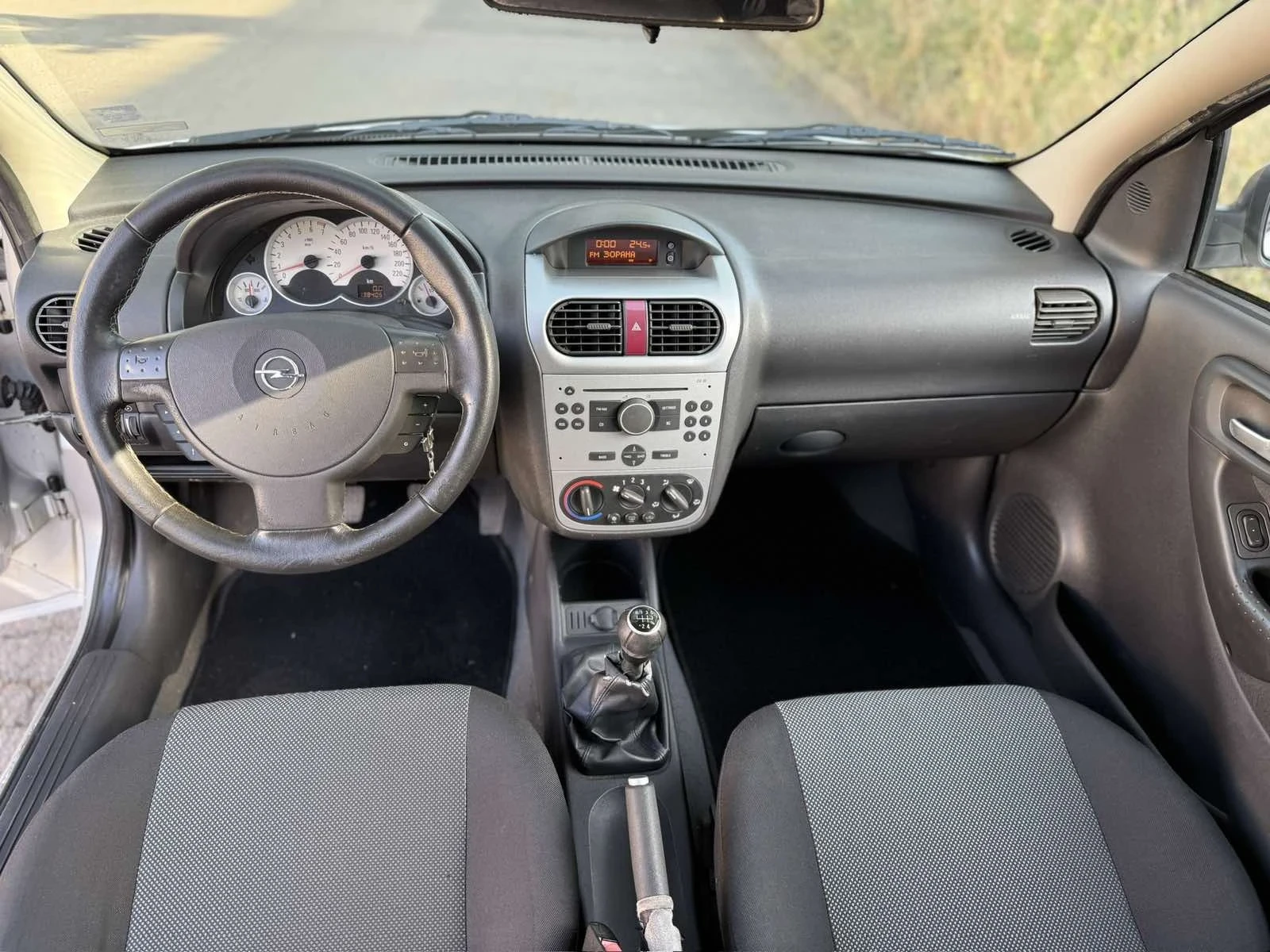 Opel Corsa 1.2i, снимка 6 - Автомобили и джипове - 55799222