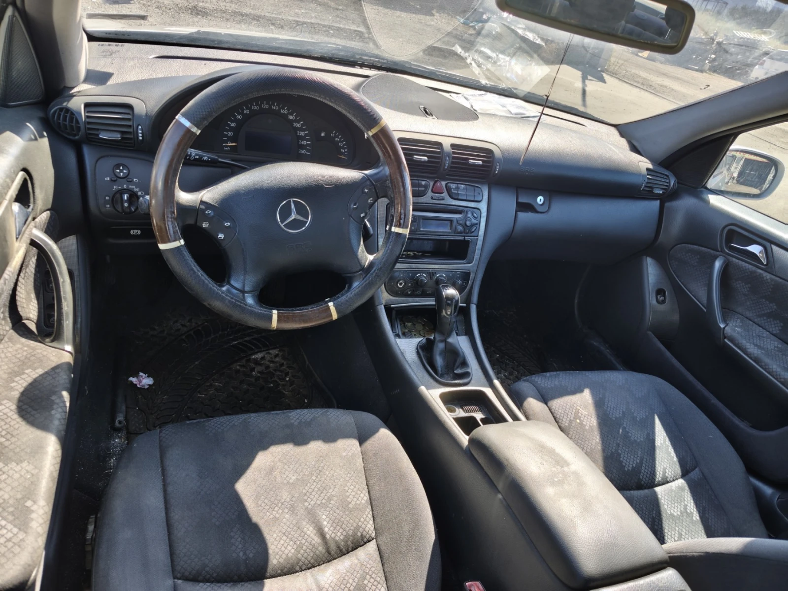 Mercedes-Benz C 220 W203, снимка 5 - Автомобили и джипове - 56131596