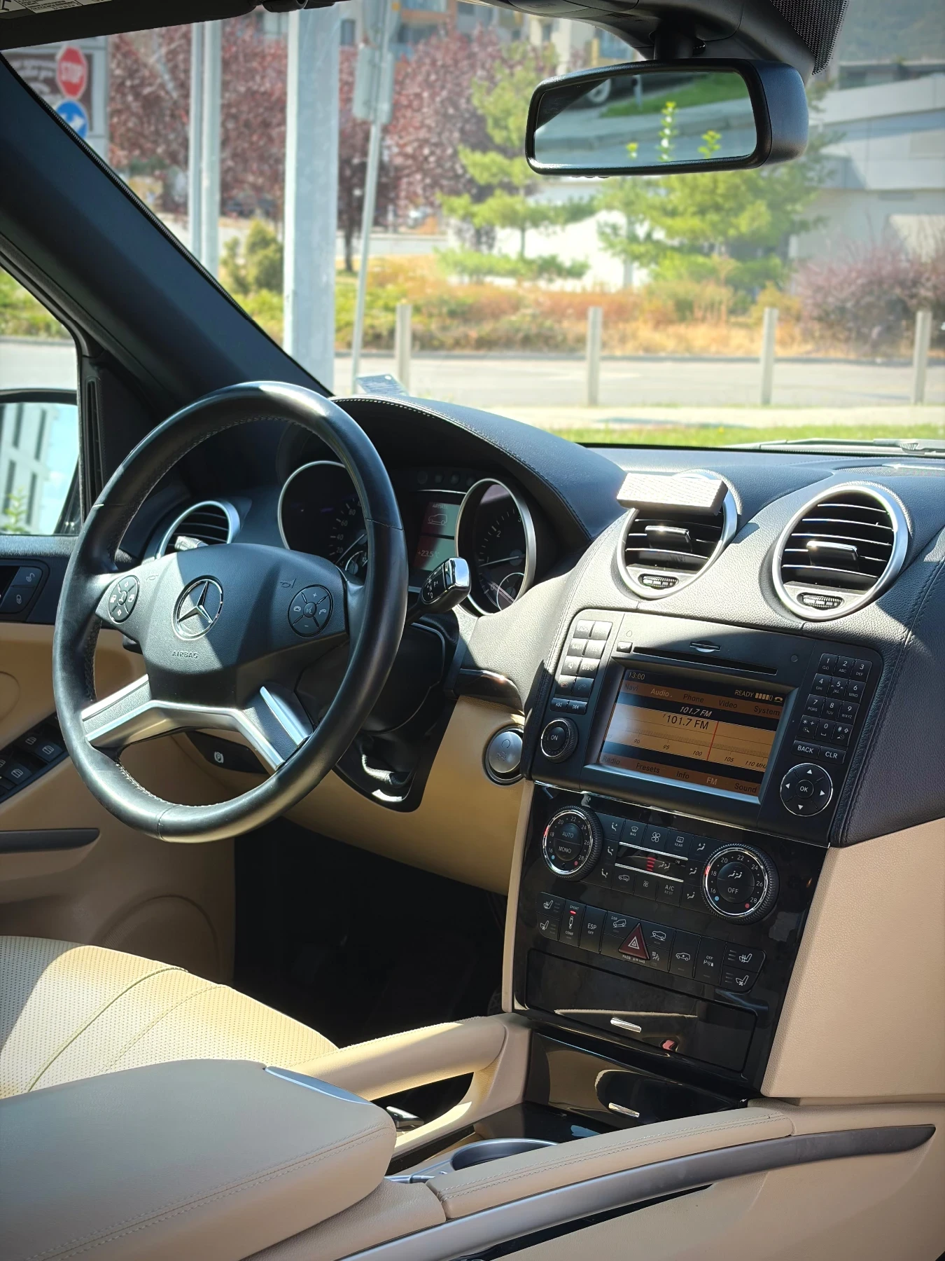 Mercedes-Benz ML 550 AMG Edition 1, снимка 5 - Автомобили и джипове - 56151167