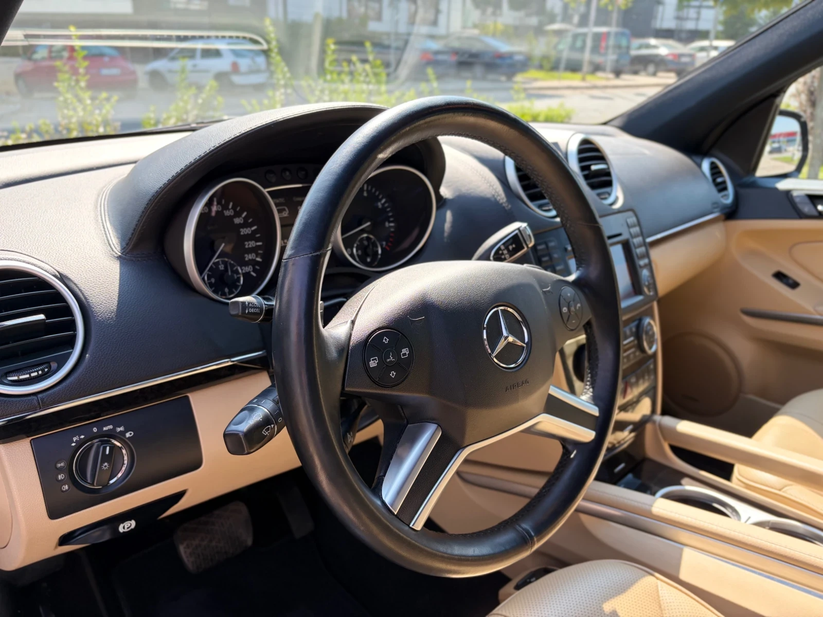 Mercedes-Benz ML 550 AMG Edition 1, снимка 7 - Автомобили и джипове - 56151167