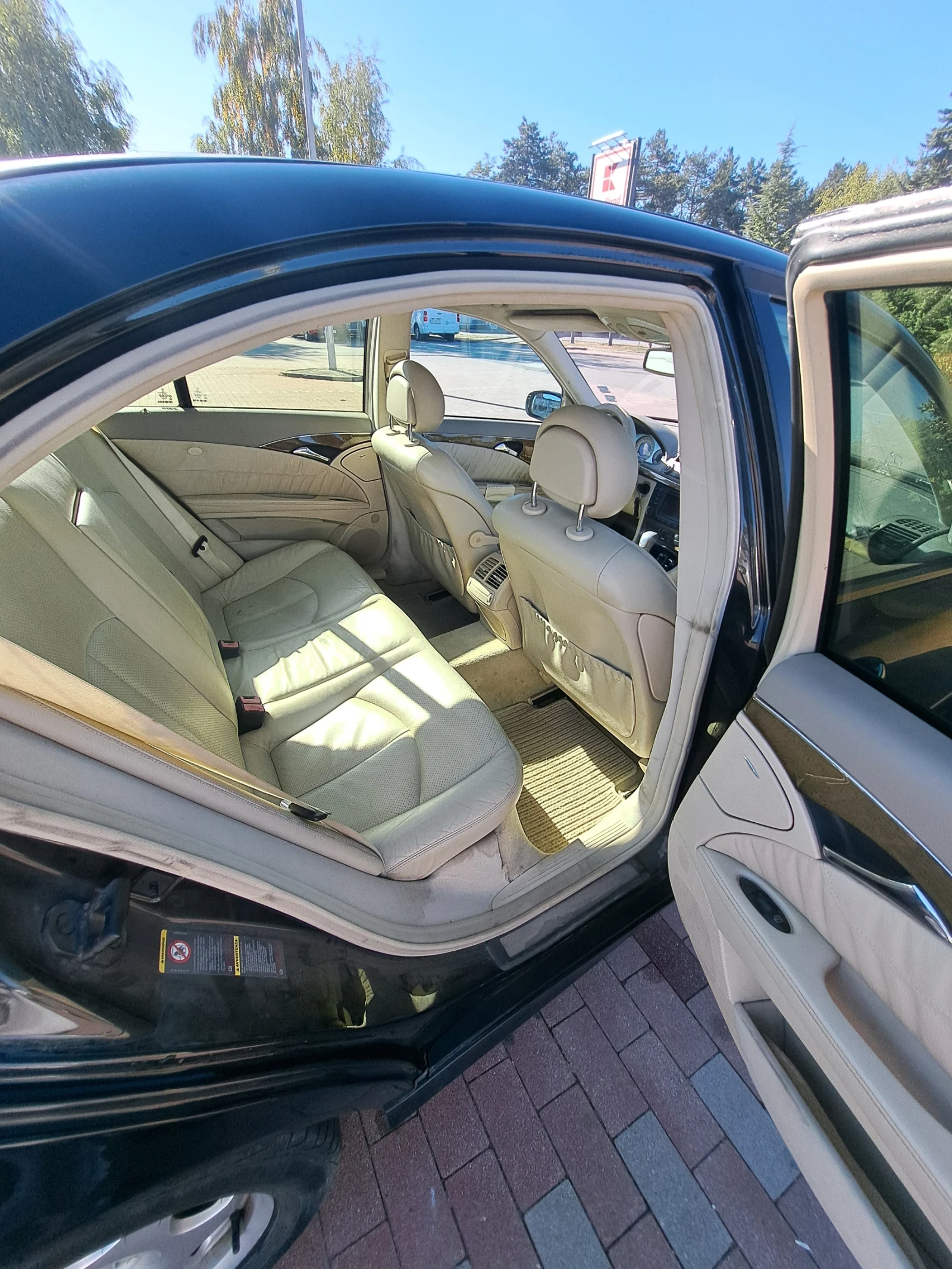 Mercedes-Benz E 280, снимка 12 - Автомобили и джипове - 56345108
