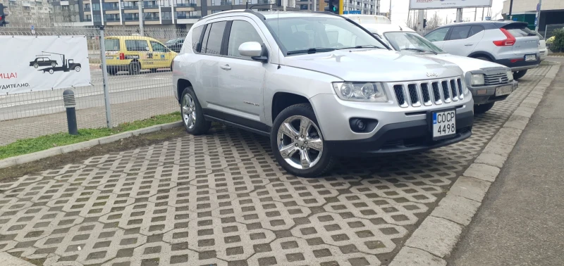 Jeep Compass, снимка 2 - Автомобили и джипове - 48969226