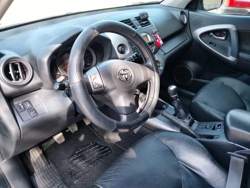 Toyota Rav4, снимка 13 - Автомобили и джипове - 49594265