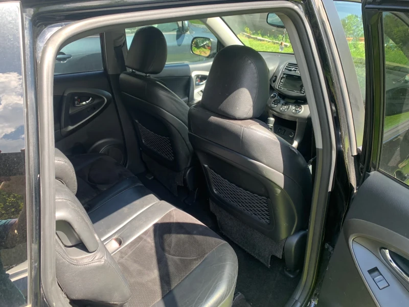 Toyota Rav4 D4D 150 коня дизел  Кожа, Нави, Теглич, снимка 6 - Автомобили и джипове - 52371202