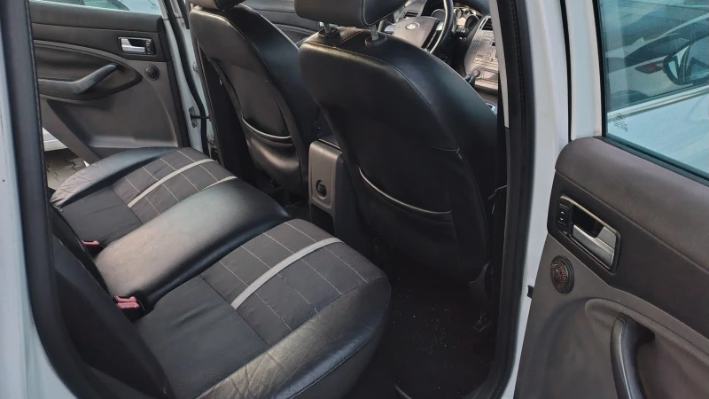 Ford Kuga, снимка 7 - Автомобили и джипове - 52701769