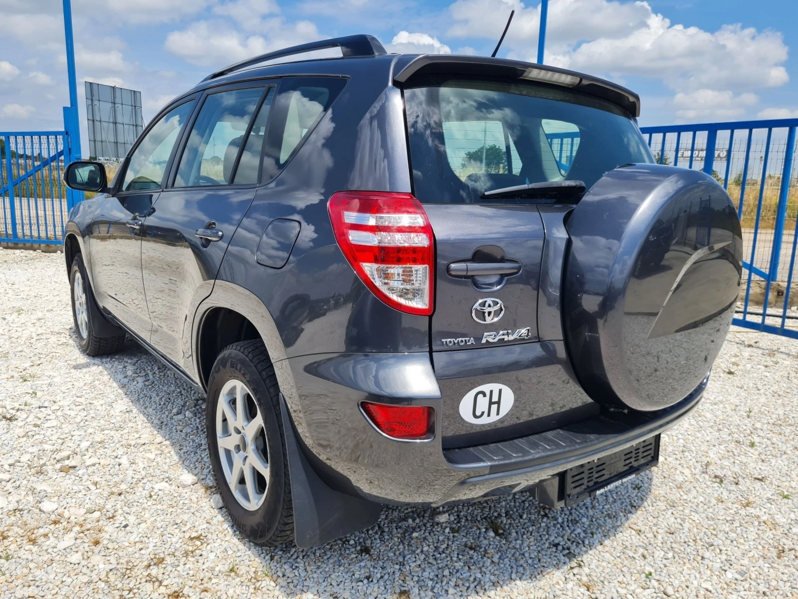 Toyota Rav4 2.0 - изображение 5