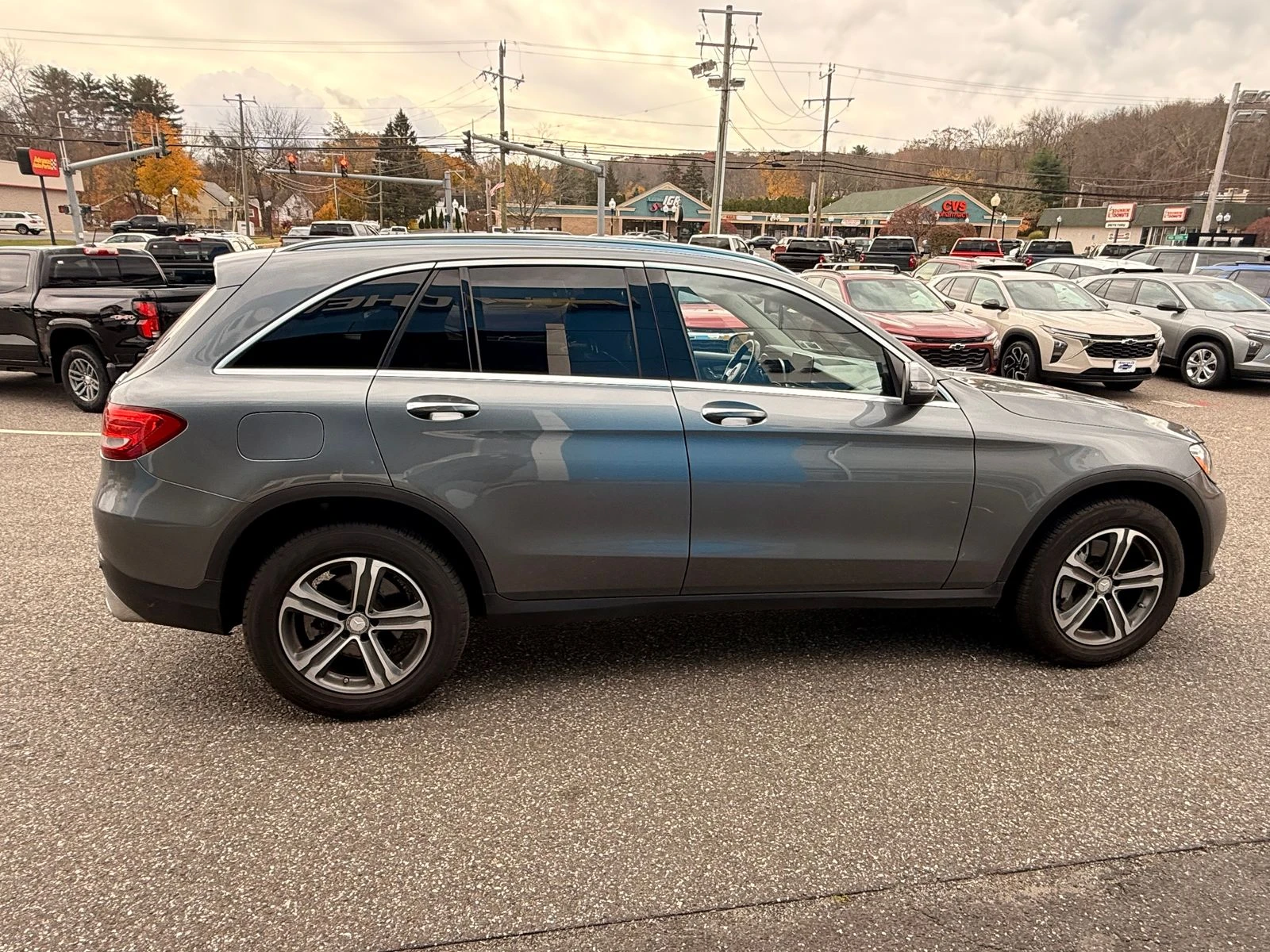 Mercedes-Benz GLC 300 ПОДГРЕВ* КАМЕРА* КЕЙЛЕС* LANE* ASSIST - изображение 6