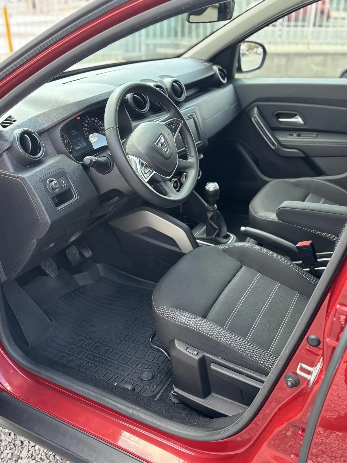 Dacia Duster RED LINE 4x4 1.3 TCE 150 к.с., снимка 9 - Автомобили и джипове - 53989618