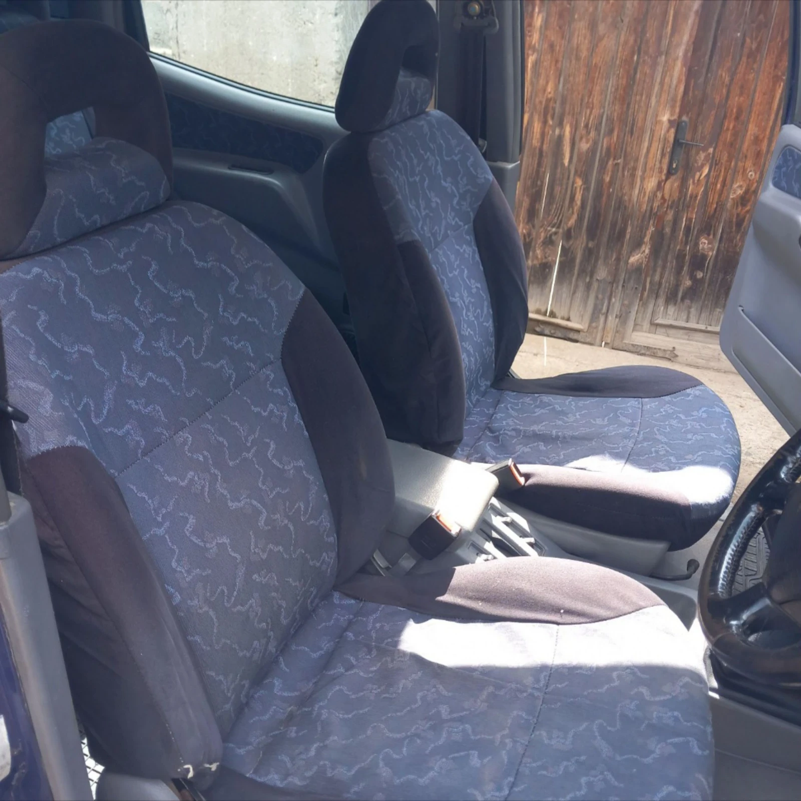 Nissan Terrano, снимка 8 - Автомобили и джипове - 54528573