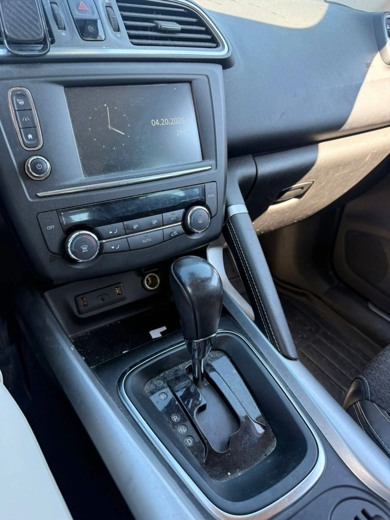 Renault Kadjar 1.5DCI автомат, снимка 7 - Автомобили и джипове - 54556494