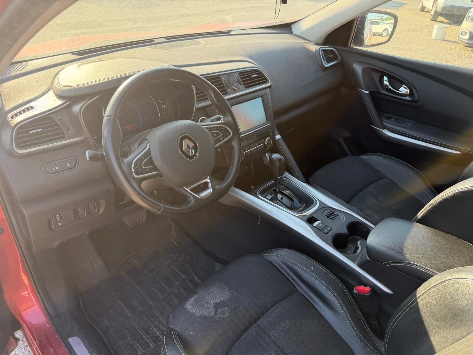 Renault Kadjar 1.5DCI автомат, снимка 5 - Автомобили и джипове - 54556494