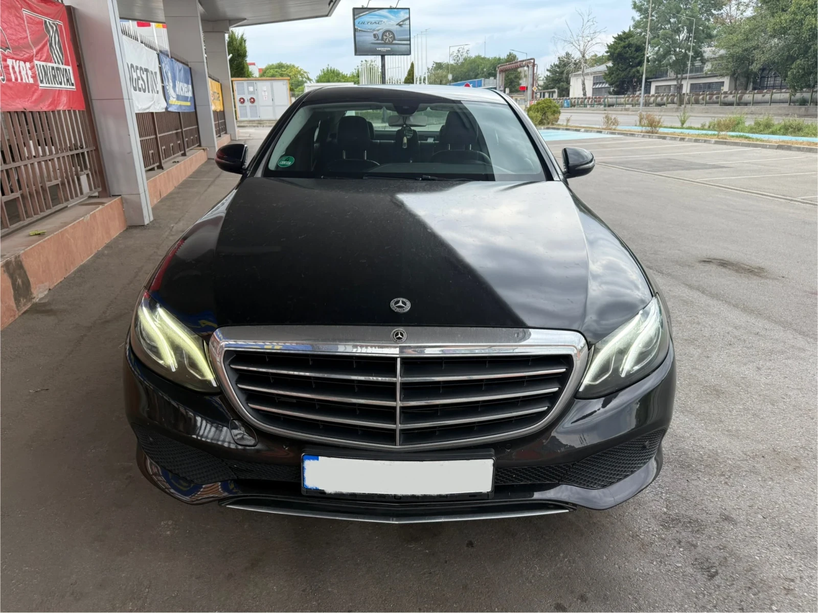 Mercedes-Benz E 220 AMG* 9G* Кожа* Камера, снимка 2 - Автомобили и джипове - 54743495