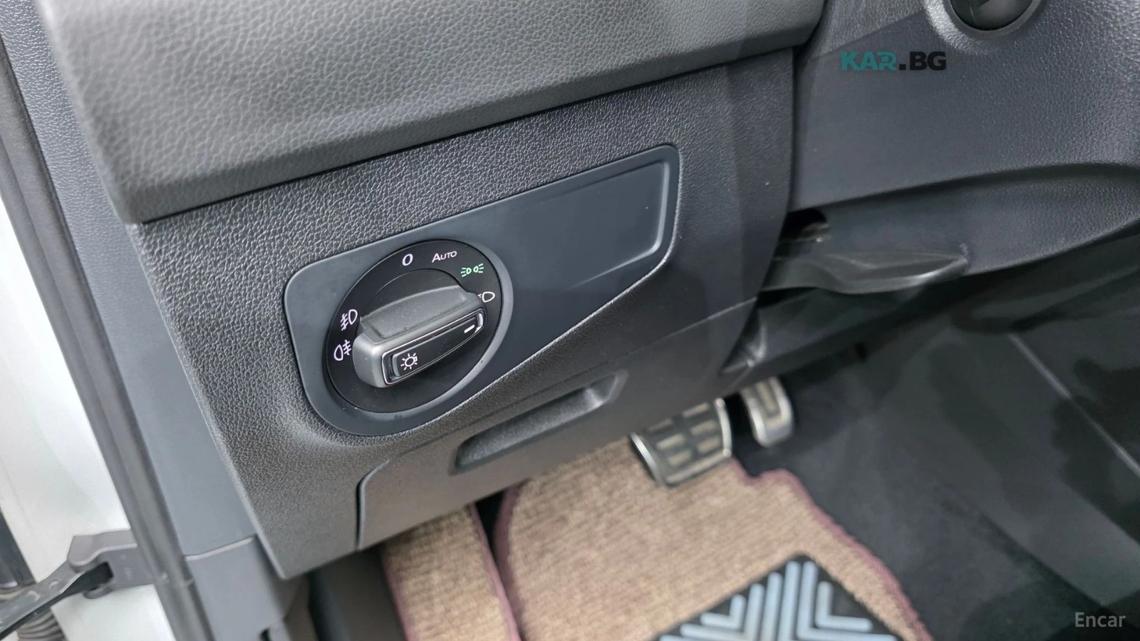 VW Tiguan 2.0 TDI PREMIUM* КОЖА* ПОДГРЕВ* КАМЕРА, снимка 15 - Автомобили и джипове - 55296414