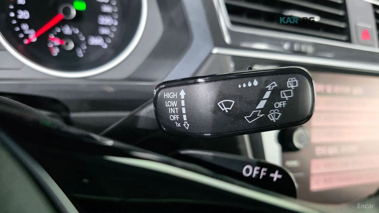 VW Tiguan 2.0 TDI PREMIUM* КОЖА* ПОДГРЕВ* КАМЕРА, снимка 16 - Автомобили и джипове - 55296414