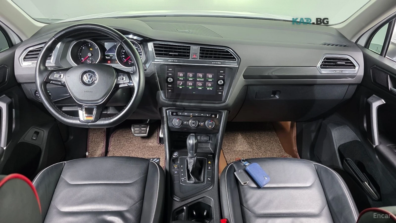 VW Tiguan 2.0 TDI PREMIUM* КОЖА* ПОДГРЕВ* КАМЕРА, снимка 5 - Автомобили и джипове - 55296414