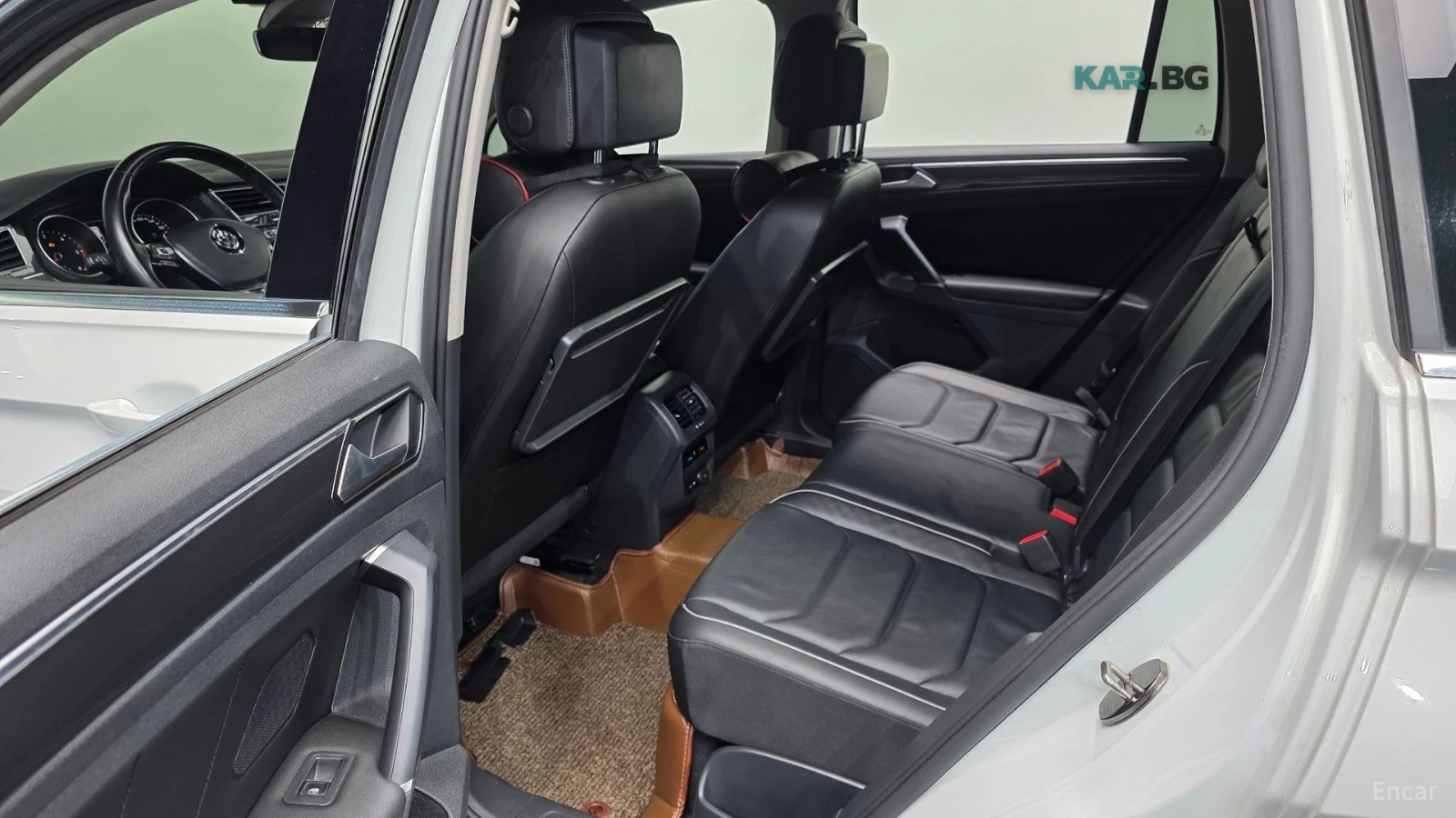 VW Tiguan 2.0 TDI PREMIUM* КОЖА* ПОДГРЕВ* КАМЕРА, снимка 10 - Автомобили и джипове - 55296414
