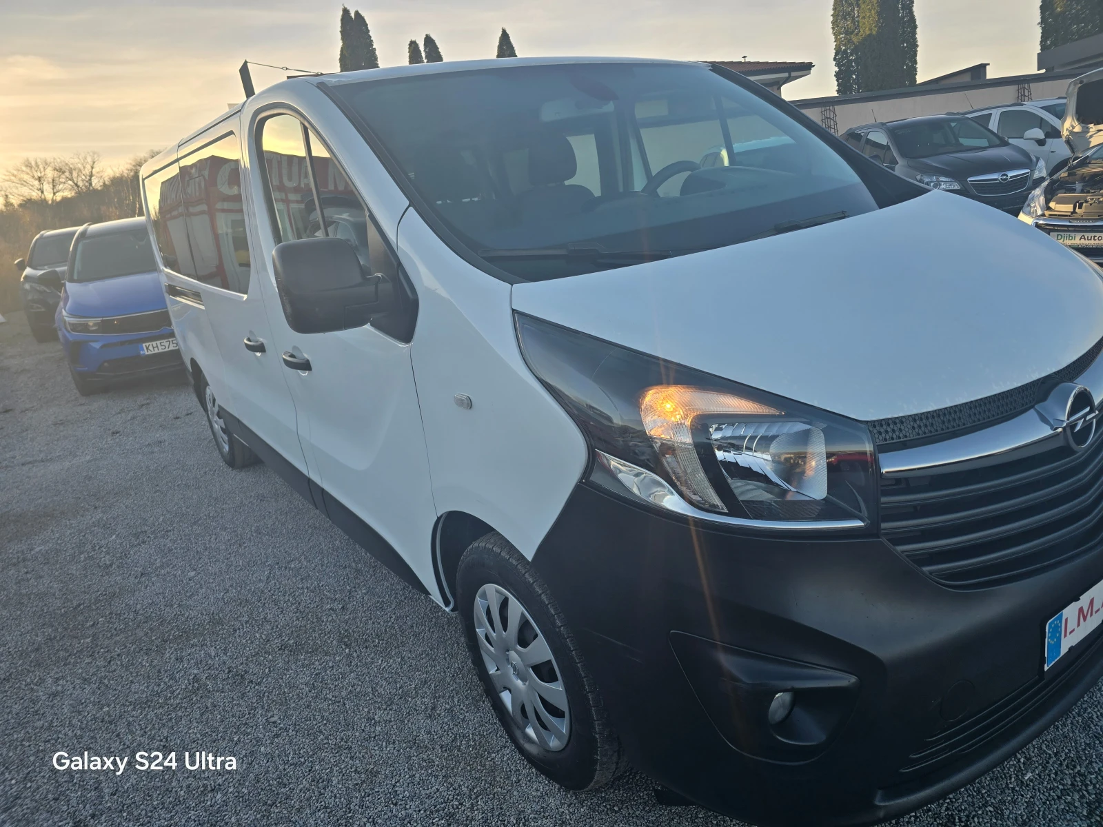 Opel Vivaro 1.6CDTI-125K.C-8+ 1M.-NAVI-CAMERA - изображение 3