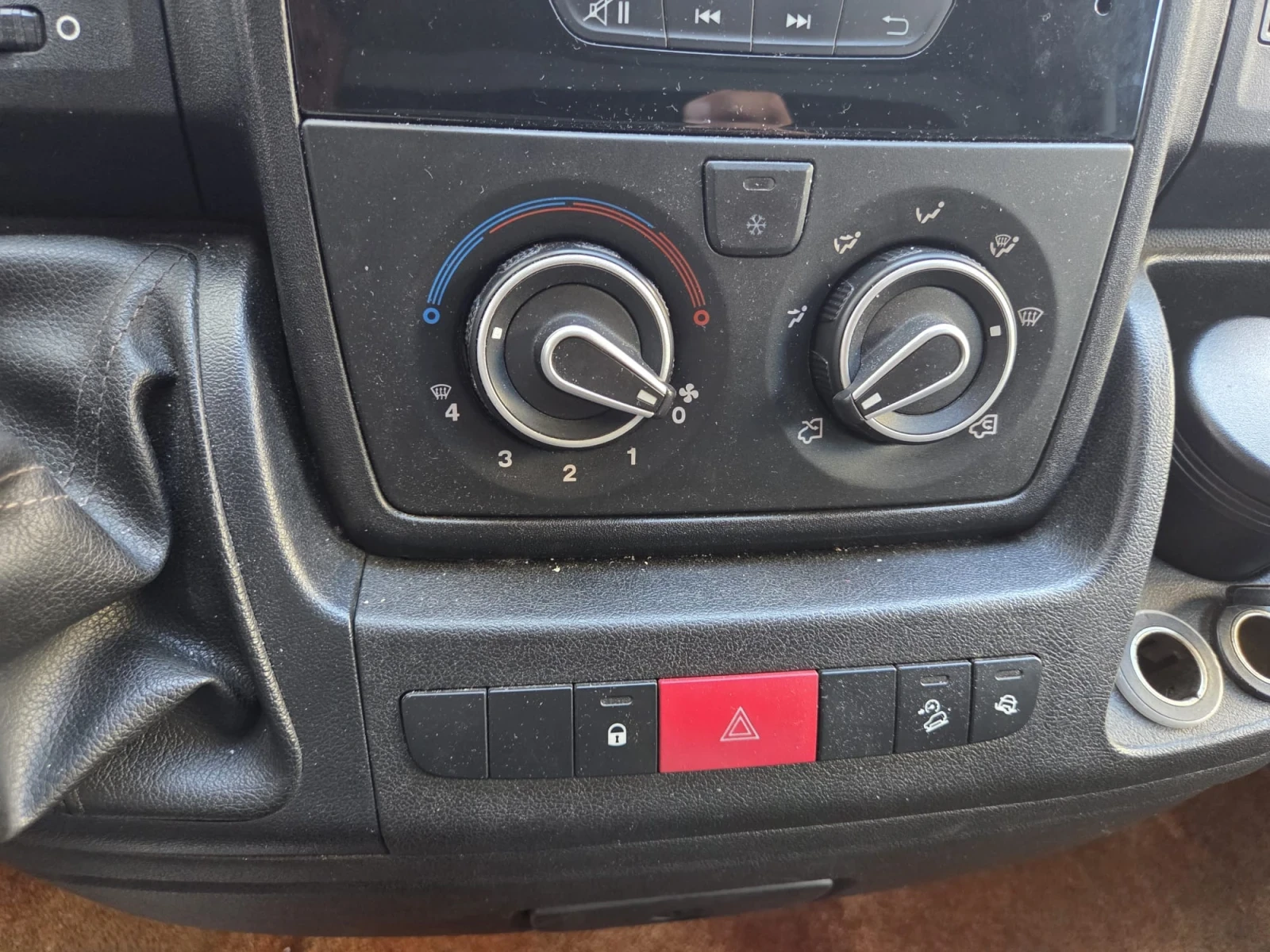 Peugeot Boxer, снимка 4 - Бусове и автобуси - 54975658