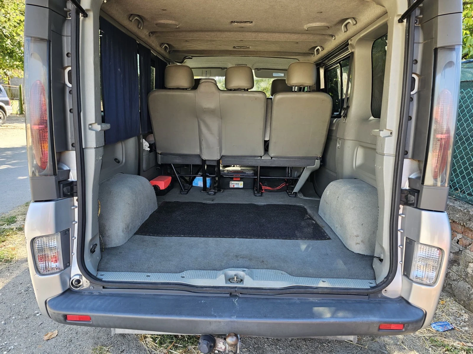 Opel Vivaro 1.9 CDI, снимка 8 - Бусове и автобуси - 56151764