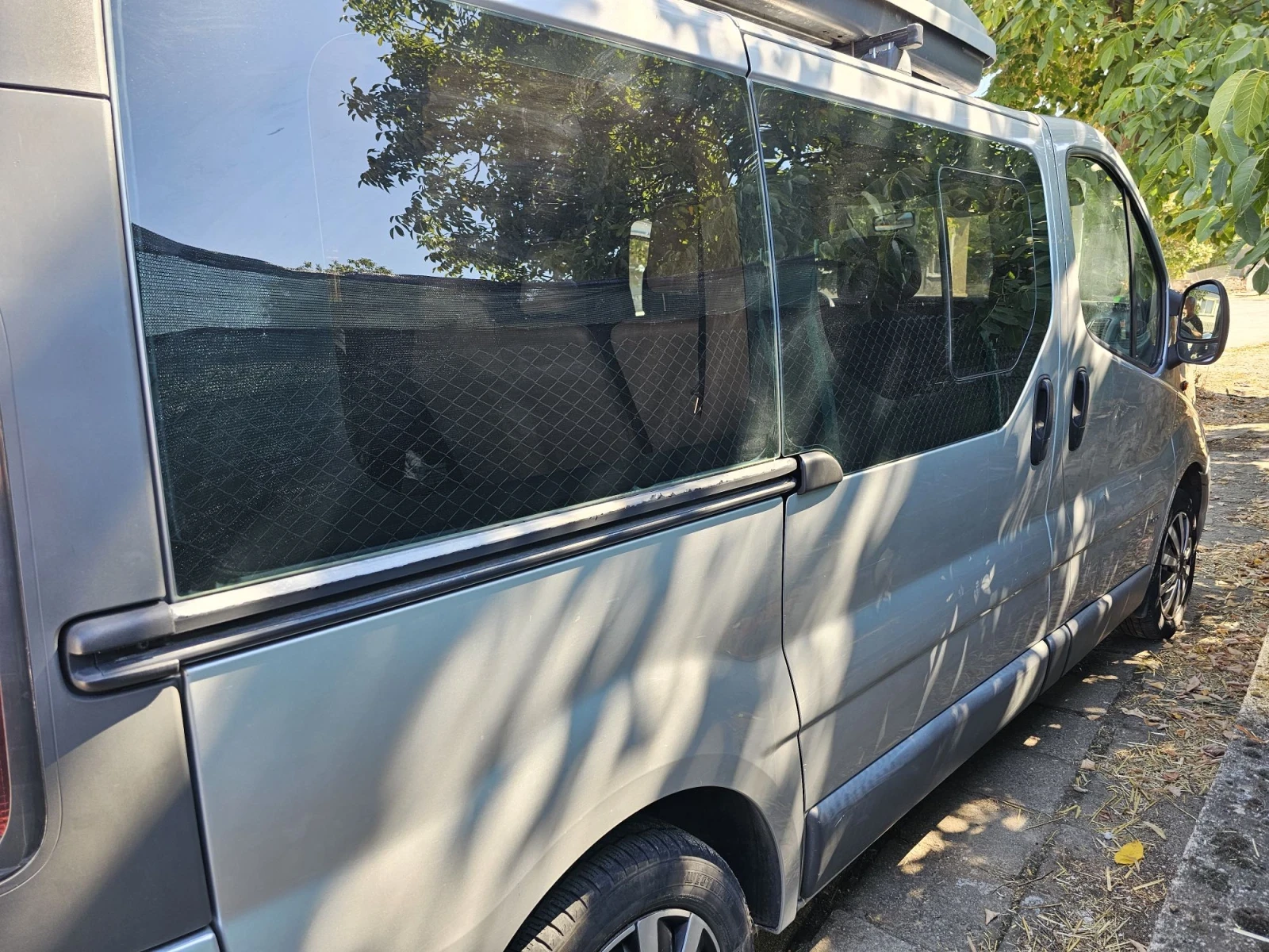 Opel Vivaro 1.9 CDI, снимка 5 - Бусове и автобуси - 56151764