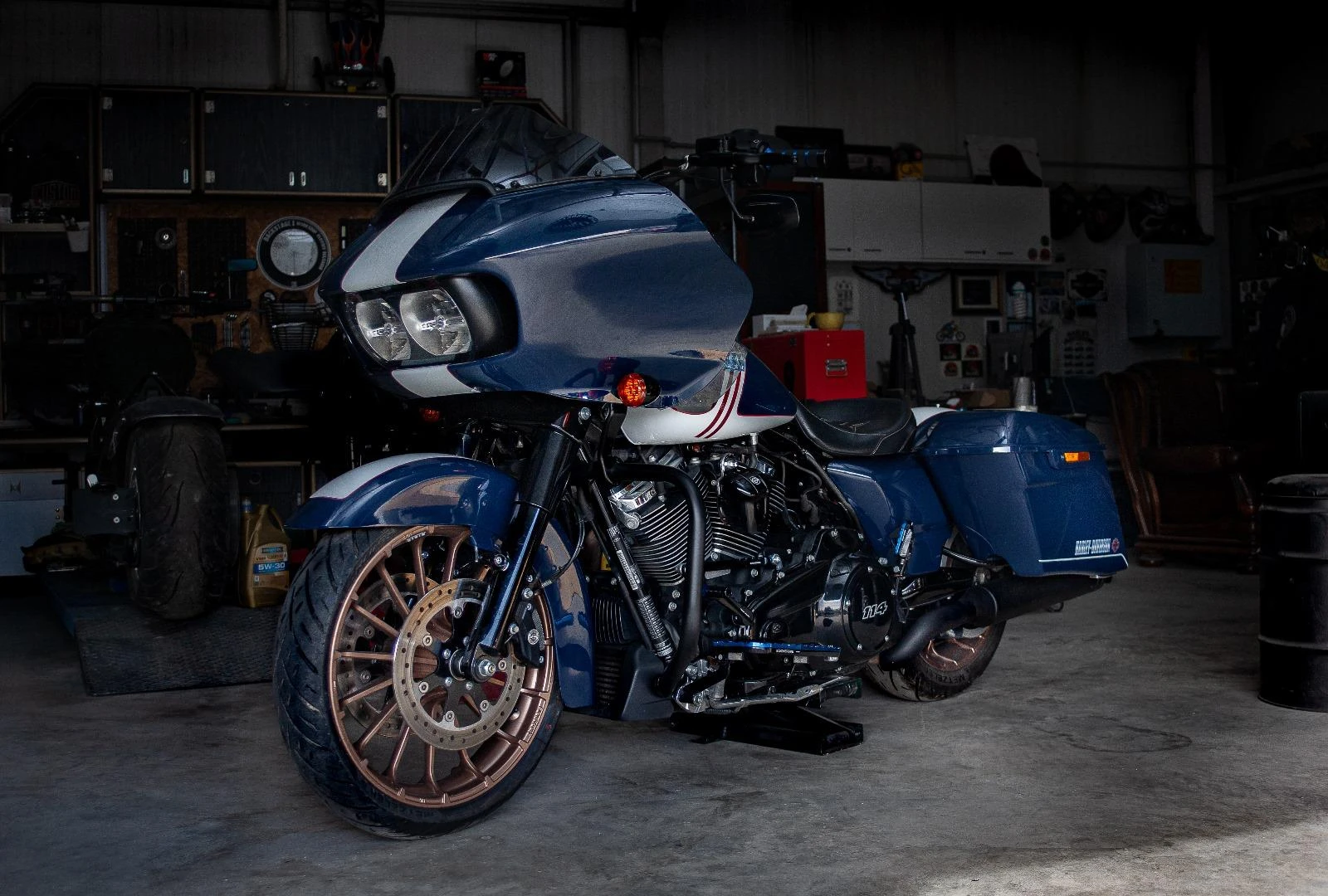 Harley-Davidson Touring FLTRXS 114 Patriot Edition /1-750/, снимка 1