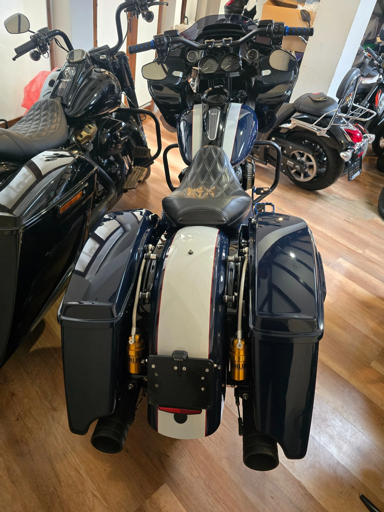 Harley-Davidson Touring FLTRXS 114 Patriot Edition /1-750/ - изображение 6
