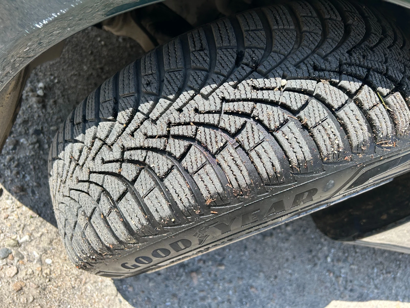 Гуми с джанти Goodyear 205/60R16, снимка 4 - Гуми и джанти - 54335344